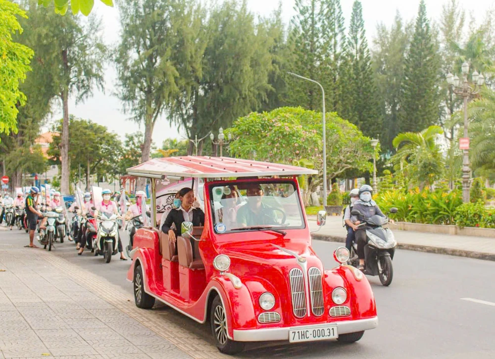 Dù mới vận hành được 1 tuần nhưng tạo cảm giác trải nghiệm mới lạ đối với người dân 