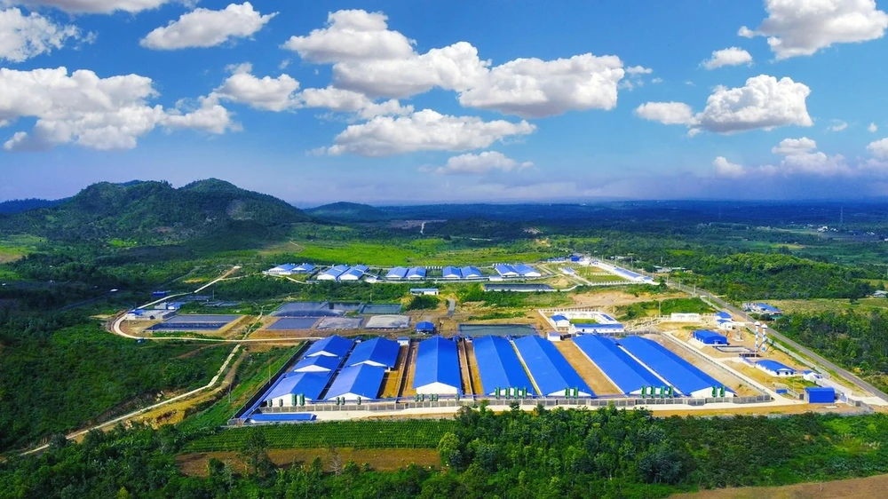 "Green" Supply Chain of Hung Nhon - De Heus