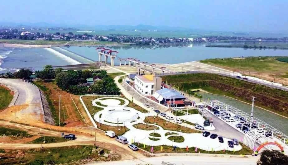 Hệ thống đập dâng Bara Đô Lương do Công ty TNHH MTV Thủy lợi Bắc Nghệ An quản lý. Ảnh: Hoàng Huyền NA-hopnhat-dnghiep1.jpg