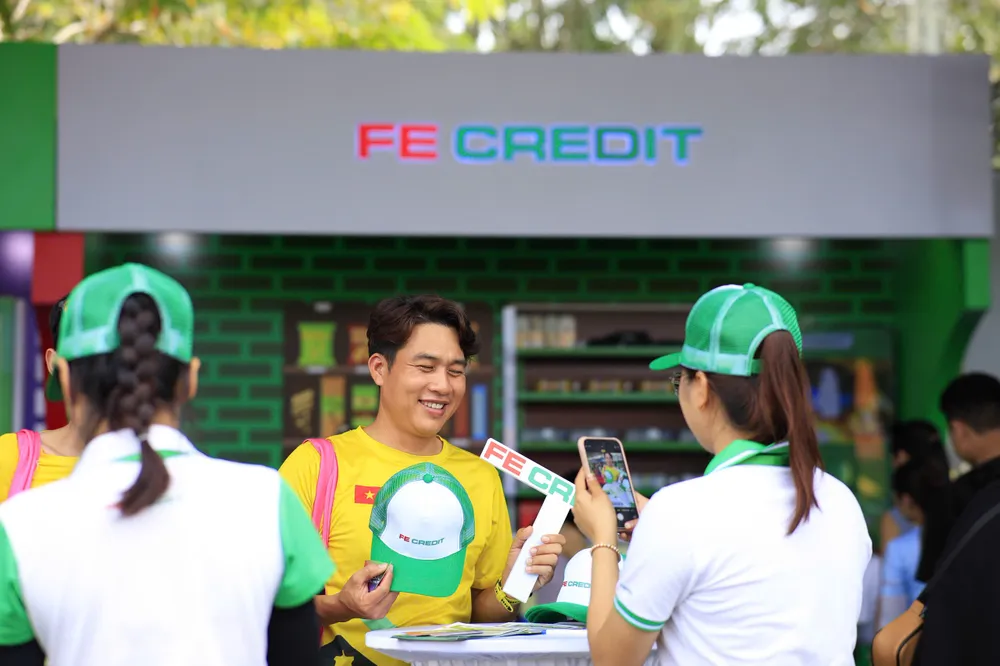 Khách tham quan ấn tượng với hình ảnh thương hiệu FE CREDIT trẻ trung và gắn kết mạnh mẽ. IMG_8897.jpeg