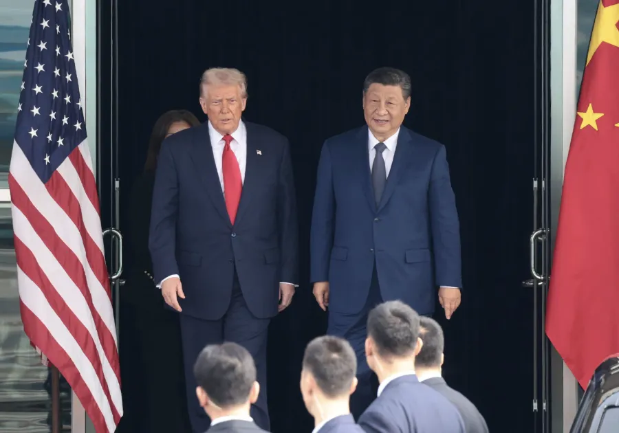 Ông Trump giao dịch, Bắc Kinh tính đường dài: Ai 'trên cơ' ai?