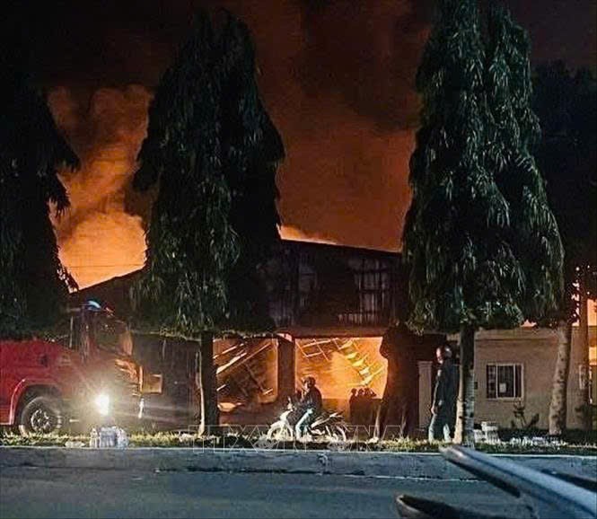 大火没有造成人员伤亡，但厂内大量财产已被烧毁。