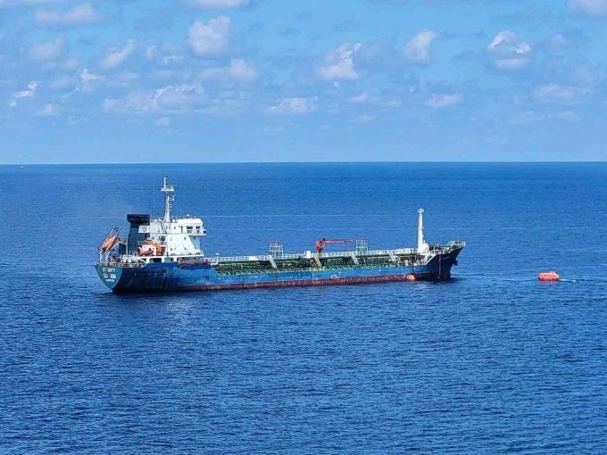 运油船在崑崙岛附近时机舱起火。