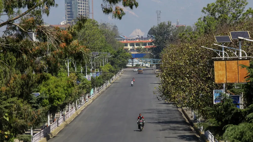 尼泊尔政府解除宵禁