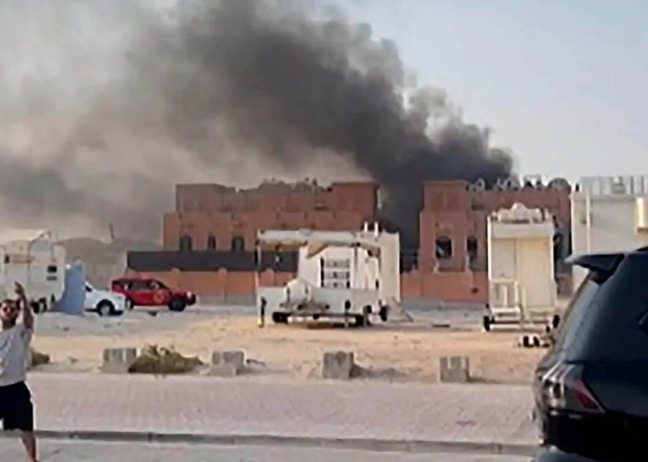 当地时间9月9日，卡塔尔首都多哈，爆炸发生后浓烟滚滚（视频截图)。