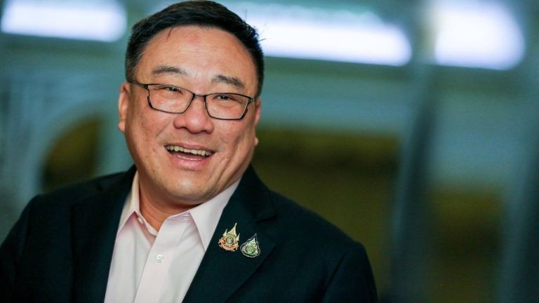 朱拉汶·阿蒙威瓦。