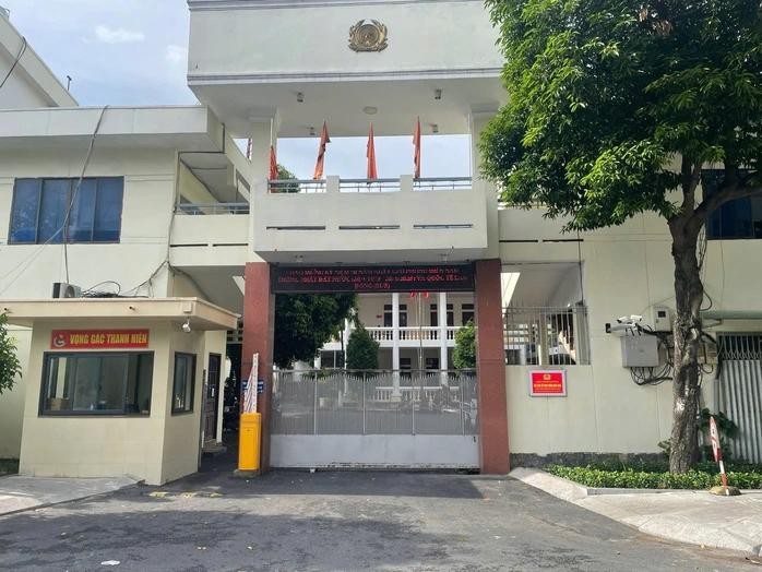  杭青交警队新办事处。