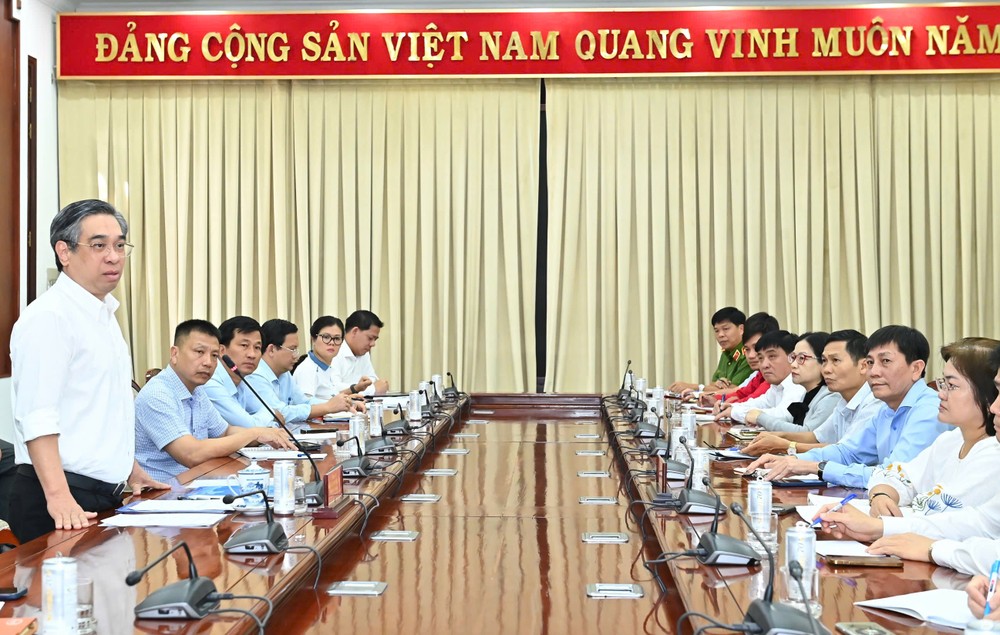 市委副书记阮福禄已与各机关、单位紧急举行筹备救助工作会议。