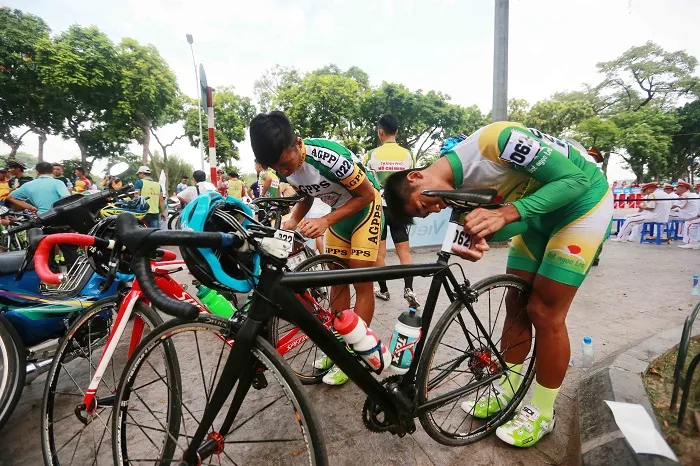 Nguyễn Cường Khang vượt đàn anh thắng chặng 1 “về Trường Sơn” ảnh 1