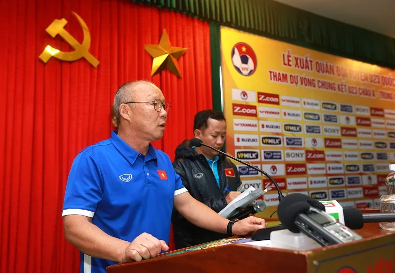 HLV Park Hang Seo tin sẽ có bất ngờ tại VCK U23 châu Á 2017. Ảnh: MINH HOÀNG