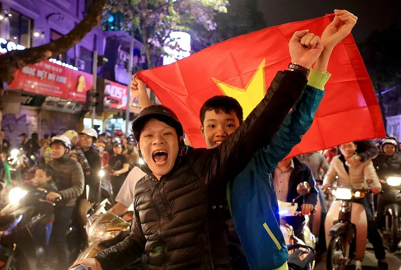 Cả nước vỡ òa trước kỳ tích của U23 Việt Nam ảnh 23