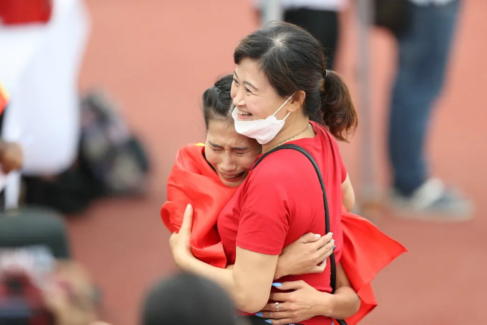 Khuất Phương Anh HCV 800m nữ, Trần Văn Đảng hụt vàng đáng tiếc ảnh 2