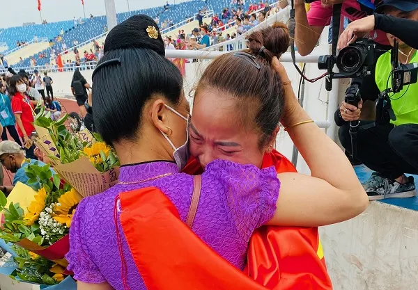 Cô gái người dân tộc Thái giành HCV ném lao nữ đầu tiên cho điền kinh Việt Nam kể từ khi hội nhập ảnh 2