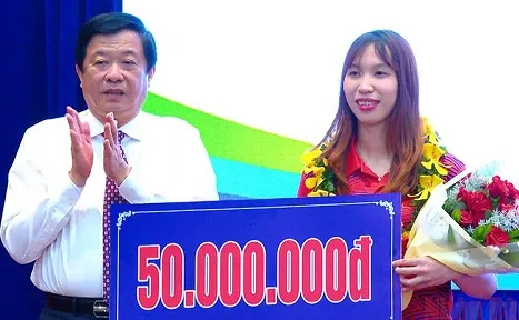 Tuyển thủ Hoàng Quý Phước, Võ Xuân Vĩnh được tuyên dương mừng công ảnh 1