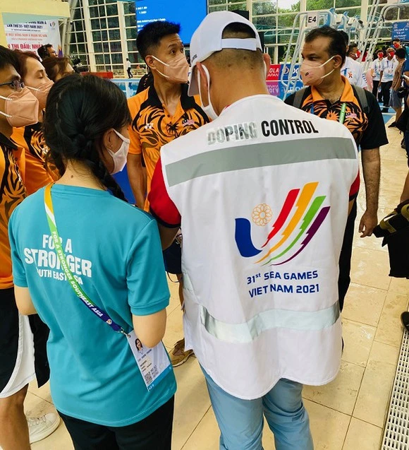 Công tác lấy mẫu kiểm tra doping được thực hiện rất khắt khe tại SEA Games 31 vừa qua. Ảnh: MINH CHIẾN