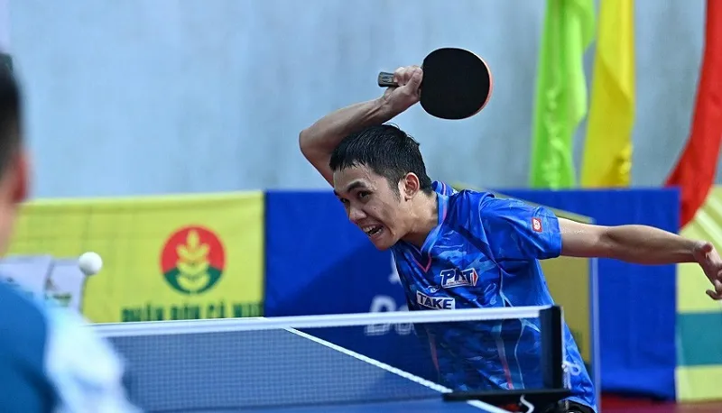 Đinh Anh Hoàng đã chơi xuất sắc và giành HCV nội dung nam giải các cây vợt xuất sắc 2022. Ảnh: DUY LINH