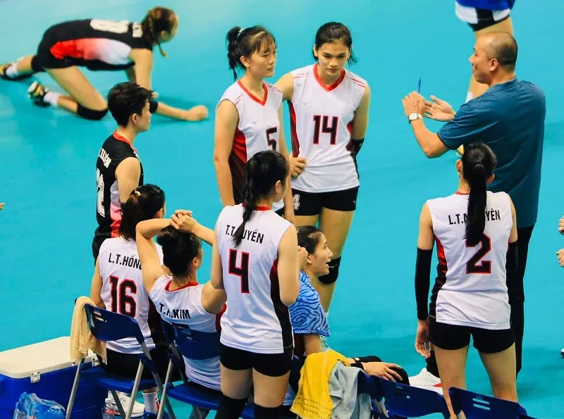 Đội Than Quảng Ninh đang gặp khó khăn về lực lượng nhưng vẫn quyết tâm thể hiện tốt nhất chuyên môn tại vòng 1 giải vô địch quốc gia năm nay. Ảnh: DŨNG PHƯƠNG