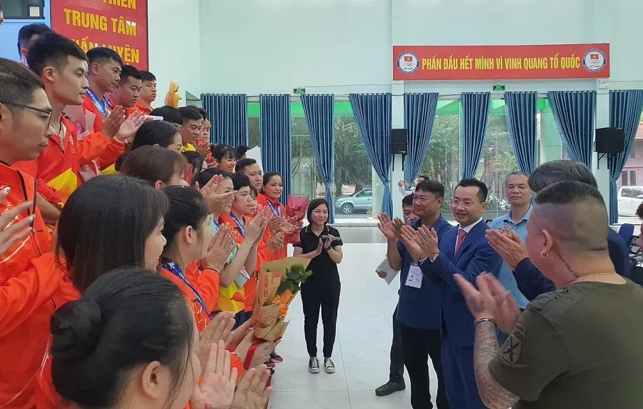 VĐV thể thao Hà Nội luôn hy vọng được sự động viên, khen thưởng kịp thời, tránh thời gian chờ quá lâu. Ảnh: MINH CHIẾN VĐV thể thao Hà Nội luôn hy vọng được sự động viên, khen thưởng kịp thời, tránh thời gian chờ quá lâu. Ảnh: MINH CHIẾN