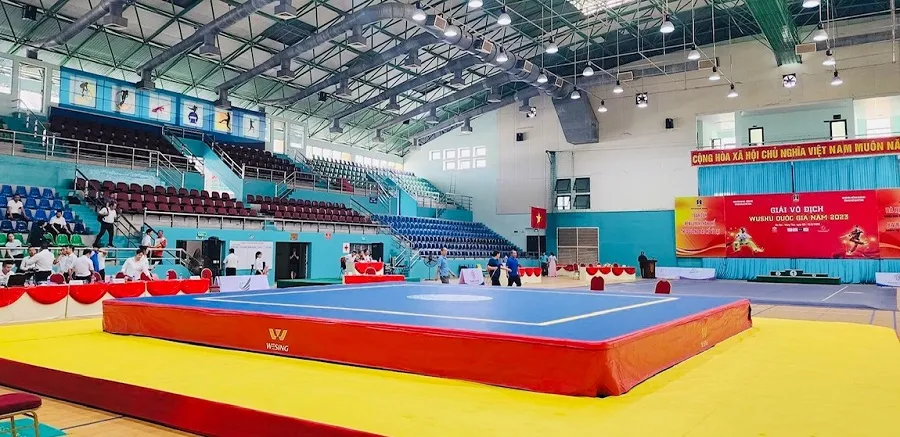 Sau khi thi đấu ngoài trời, các nội dung đã phải chuyển trở lại vào tranh tài trong nhà thi đấu tỉnh Bà Rịa-Vũng Tàu. Ảnh: N.TRUNG Sau khi thi đấu ngoài trời, các nội dung đã phải chuyển trở lại vào tranh tài trong nhà thi đấu tỉnh Bà Rịa-Vũng Tàu. Ảnh: N.TRUNG