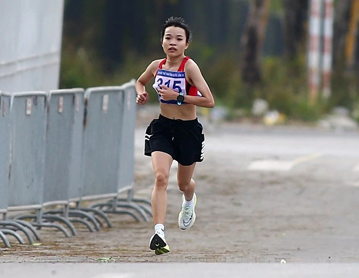 Lê Thị Tuyết là một trong những gương mặt của thể thao Việt Nam lần đầu dự SEA Games. Ảnh: NHẬT ANH 