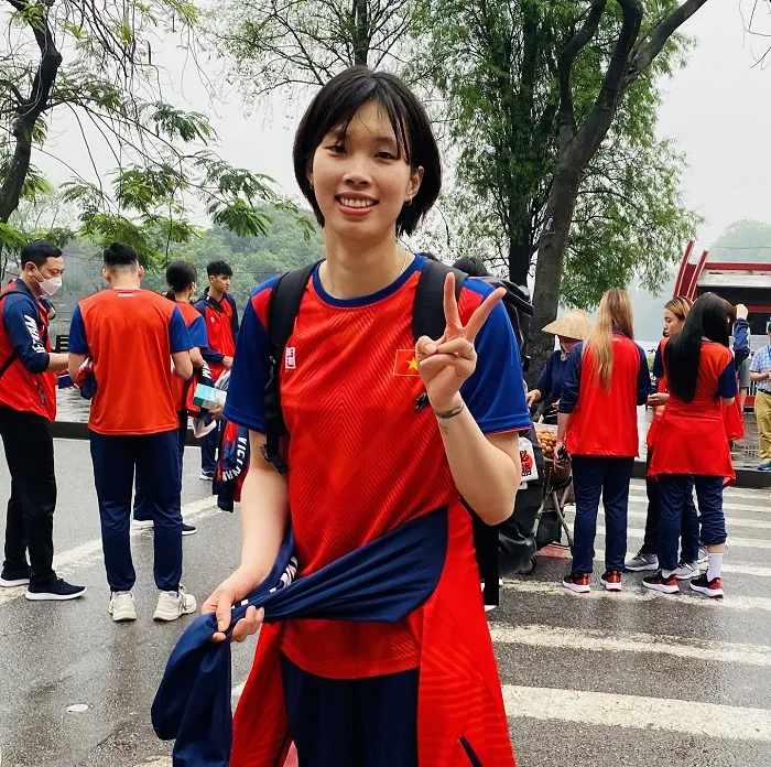 Chủ công Trần Thị Thanh Thúy cho biết mẫu áo mới rất thoải mái cho cầu thủ. Ảnh: MINH CHIẾN
