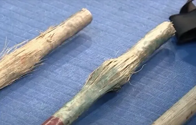 Trang thiết bị gậy của đội tuyển võ gậy bị dập nát sau một quá trình tập luyện. Ảnh: Internet