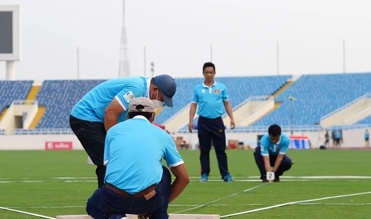 Trọng tài luôn đóng vai trò quan trọng trong tất cả các giải đấu của môn điền kinh ở cấp Đại hội khu vực, châu lục hay Olympic. Ảnh: NHẬT ANH
