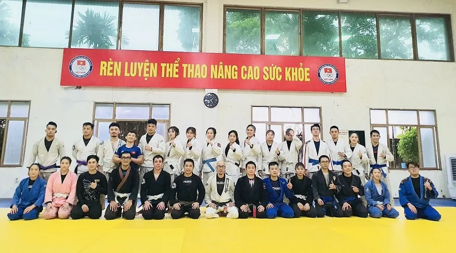 Đội tuyển jujitsu Việt Nam sẵn sàng lên đường tới Campuchia tranh tài. Ảnh: PHÙNG HUỆ Đội tuyển jujitsu Việt Nam sẵn sàng lên đường tới Campuchia tranh tài. Ảnh: PHÙNG HUỆ