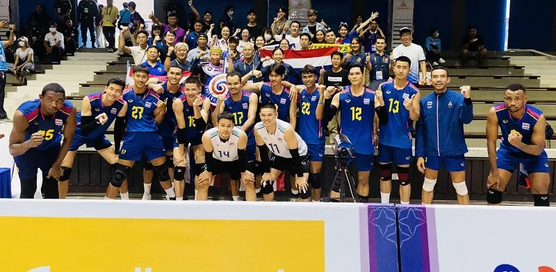 Tuyển bóng chuyền nam Thái Lan sau chiến thắng 3-0 trước Malaysia tại SEA Games 32. Ảnh: CAMSOC