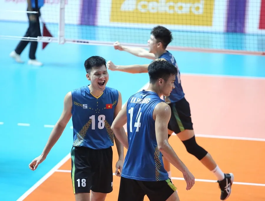 Cầu thủ bóng chuyền nam Việt Nam đã giành được HCĐ tại SEA Games 32. Ảnh: SMM