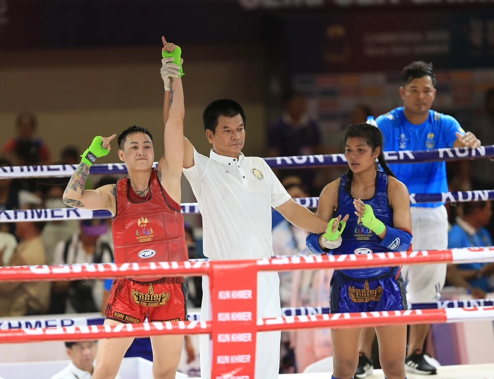 Bùi Yến Ly có tấm HCV môn muay tại hang 57kg nữ ở SEA Games 32. Ảnh: DŨNG PHƯƠNG