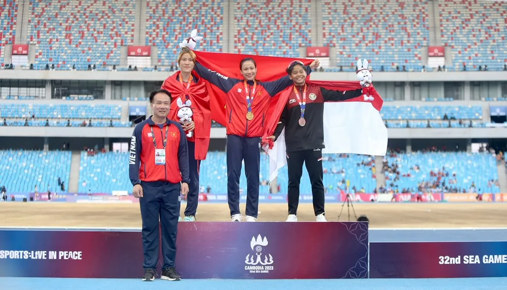 Tuyển thủ Huỳnh Thị Mỹ Tiên đã giành HCV nội dung 100m rào nữ tại SEA Games 32. Ảnh: DŨNG PHƯƠNG