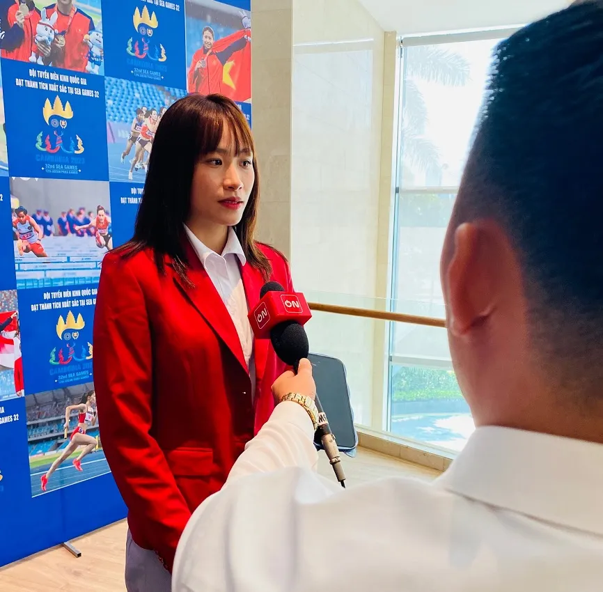 Huỳnh Thị Mỹ Tiên đã có tấm HCV 100m rào nữ tại SEA Games 32. Ảnh: MINH MINH