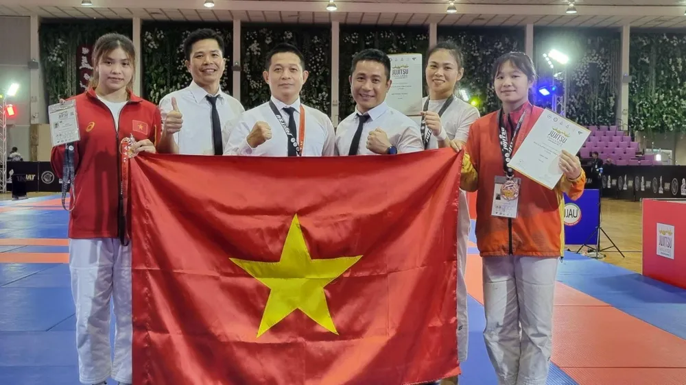 Đội jujitsu Việt Nam đã thi đấu và có 1 HB, 2 HCĐ tại giải Grand Prix 2023 ở Thái Lan. Ảnh: MINH MINH