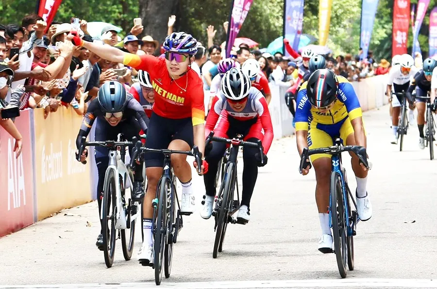 Nguyễn Thị Thật đã có HCV quan trọng tại SEA Games 32 ở Campuchia và là động lực tinh thần rất tốt cho cua-rơ. Ảnh: CYCLINGNEWS Nguyễn Thị Thật đã có HCV quan trọng tại SEA Games 32 ở Campuchia và là động lực tinh thần rất tốt cho cua-rơ. Ảnh: CYCLINGNEWS