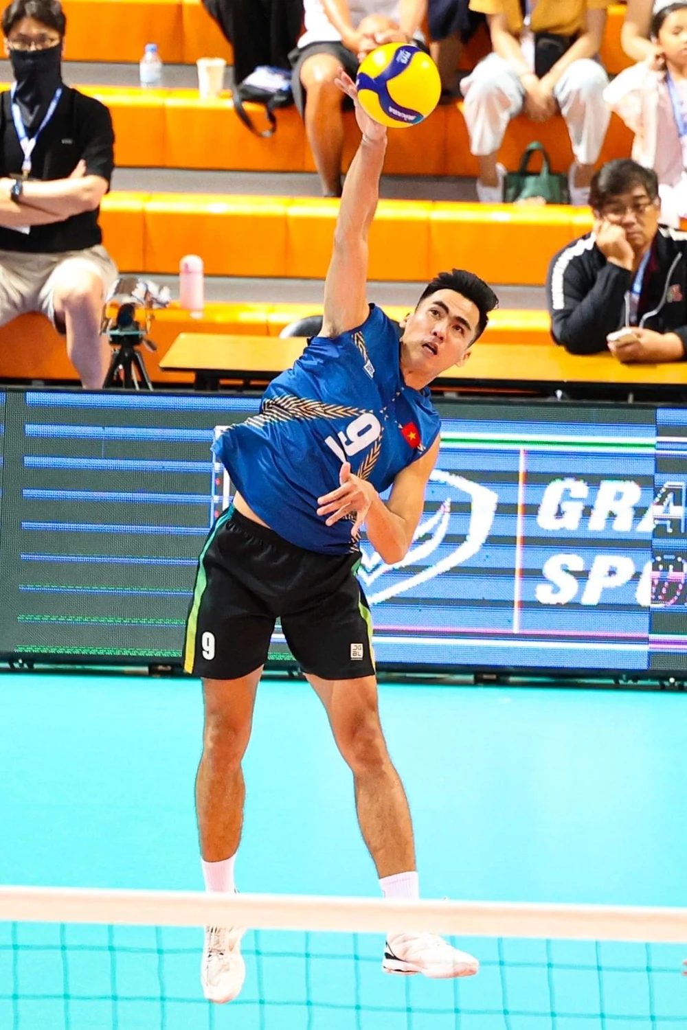 Đội trưởng Từ Thanh Thuận chưa thể giúp đội tuyển bóng chuyền nam vào chung kết AVC Challenge Cup 2023. Ảnh: AVC