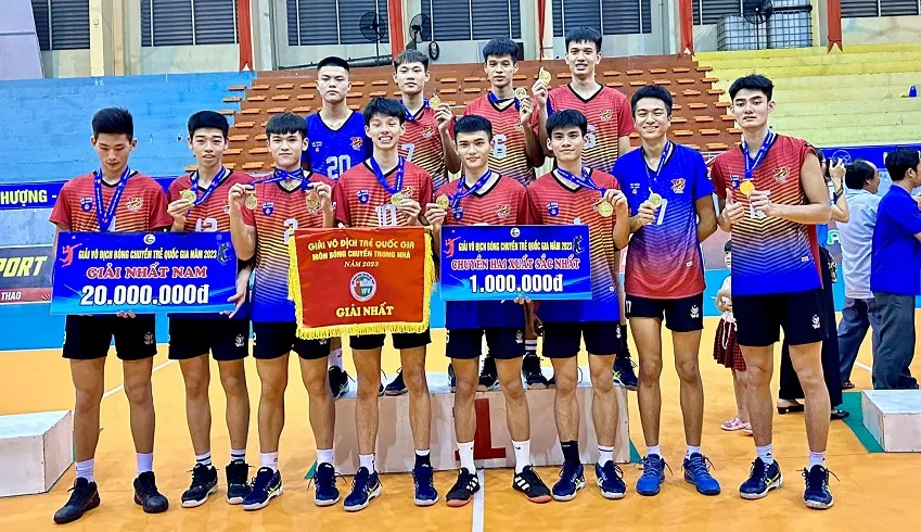 Bóng chuyền nam trẻ Thể Công đã giành ngôi vô địch giải trẻ quốc gia 2023 và bây giờ tiếp tục tham dự giải trẻ các câu lạc bộ. Ảnh: THỂ CÔNG