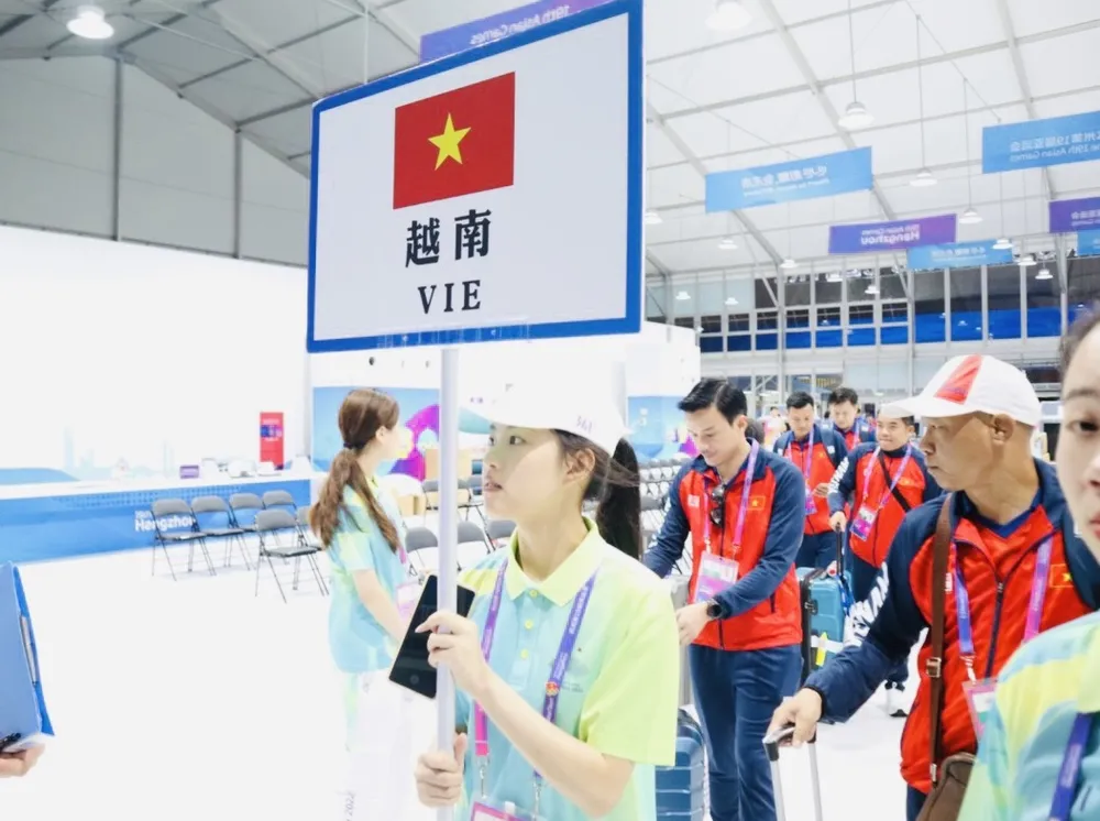 Thành viên Đoàn thể thao Việt Nam được ban tổ chức ASIAD 19 bố trí đón tiếp chu đáo ngay khi có mặt tại Hàng Châu (Trung Quốc). Ảnh: ĐOÀNTTVN Thành viên Đoàn thể thao Việt Nam được ban tổ chức ASIAD 19 bố trí đón tiếp chu đáo ngay khi có mặt tại Hàng Châu (Trung Quốc). Ảnh: ĐOÀNTTVN