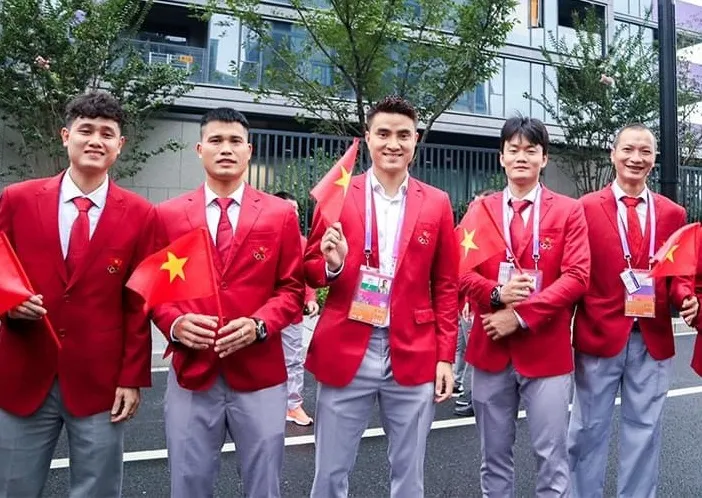 Vũ Thành An và đội đấu kiếm Việt Nam tại ASIAD 19. Ảnh: VŨ THÀNH AN Vũ Thành An và đội đấu kiếm Việt Nam tại ASIAD 19. Ảnh: VŨ THÀNH AN