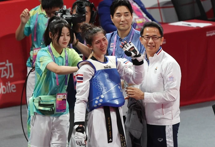 Nữ võ sĩ Panipak Wongpattanakit vô địch hang 49kg nữ ở môn taekwondo tại ASIAD 19 và bảo vệ thành công HCV từ ASIAD 18. Ảnh: SSP