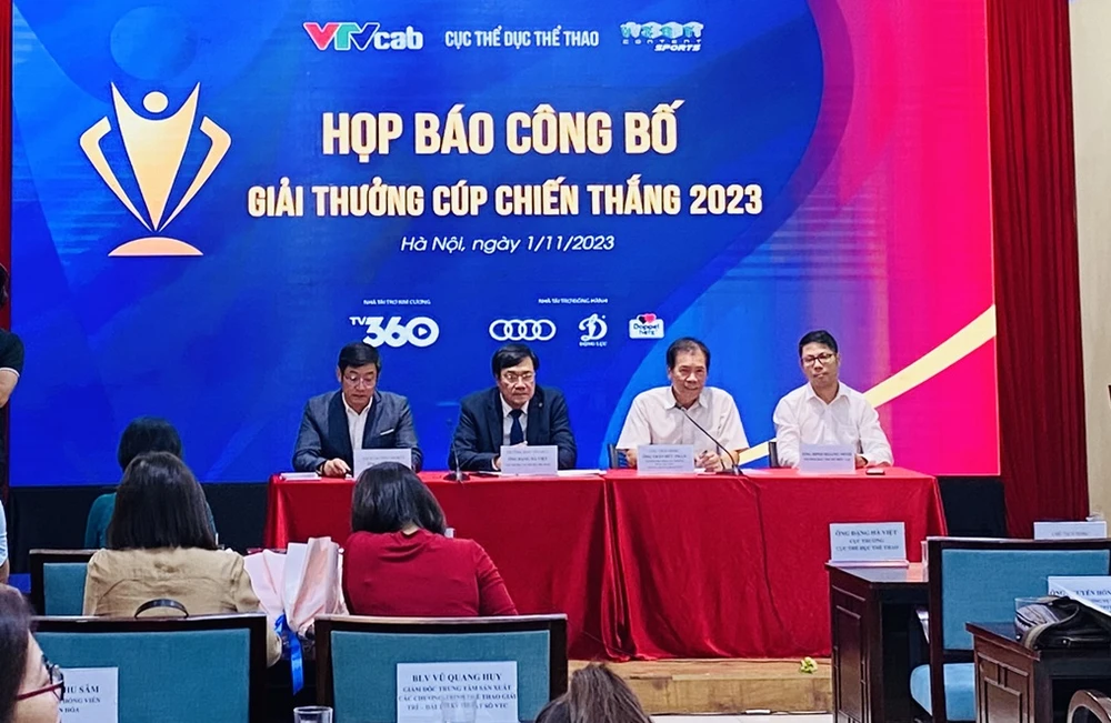 Ban tổ chức họp báo công bố về giải thưởng năm nay. Ảnh: MINH MINH