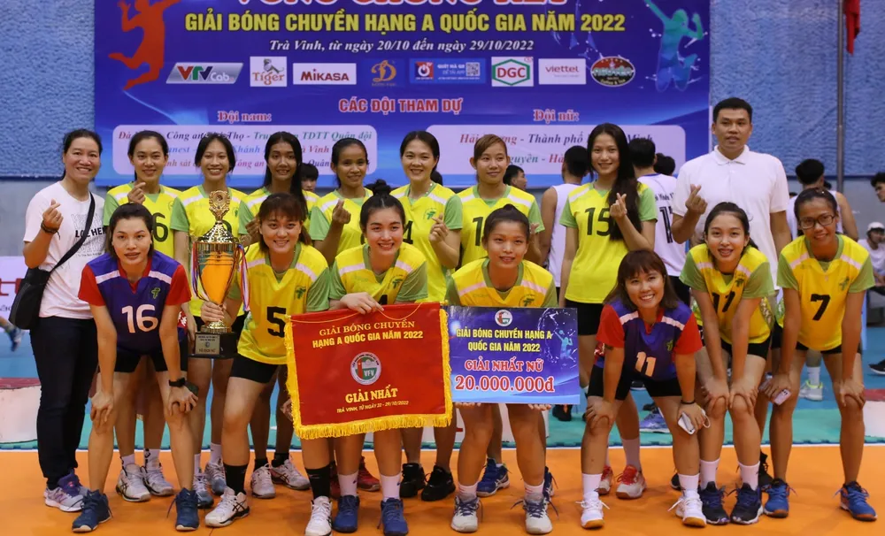 Đội nữ TPHCM từng vô địch hạng A năm 2022 nhưng bây giờ sẽ trở lại hạng A vào năm 2024. Ảnh: MINH MINH