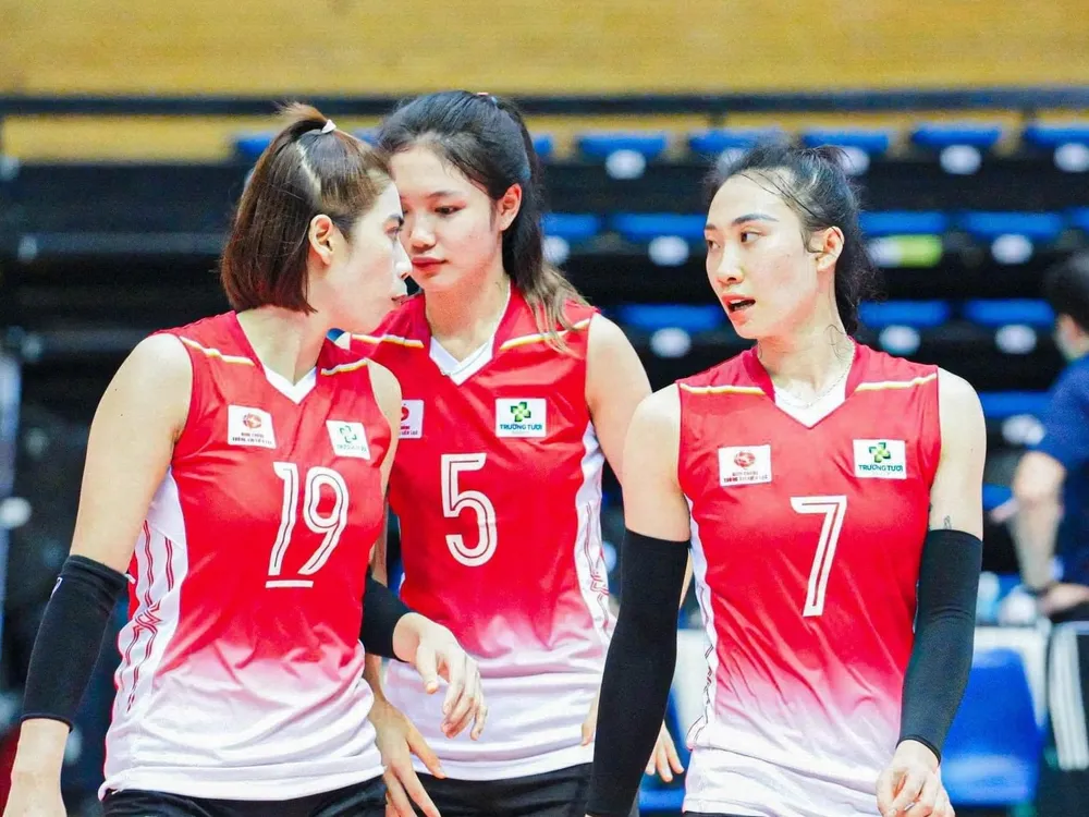 Chuyền hai Lâm Oanh (19) và chủ công Nguyệt Anh (7) tiếp tục được có tên trong danh sách dự kiến tập trung đội tuyển bóng chuyền nữ Việt Nam. Ảnh: BÓNG CHUYỀN VIỆT NAM Chuyền hai Lâm Oanh (19) và chủ công Nguyệt Anh (7) tiếp tục được có tên trong danh sách dự kiến tập trung đội tuyển bóng chuyền nữ Việt Nam. Ảnh: BÓNG CHUYỀN VIỆT NAM