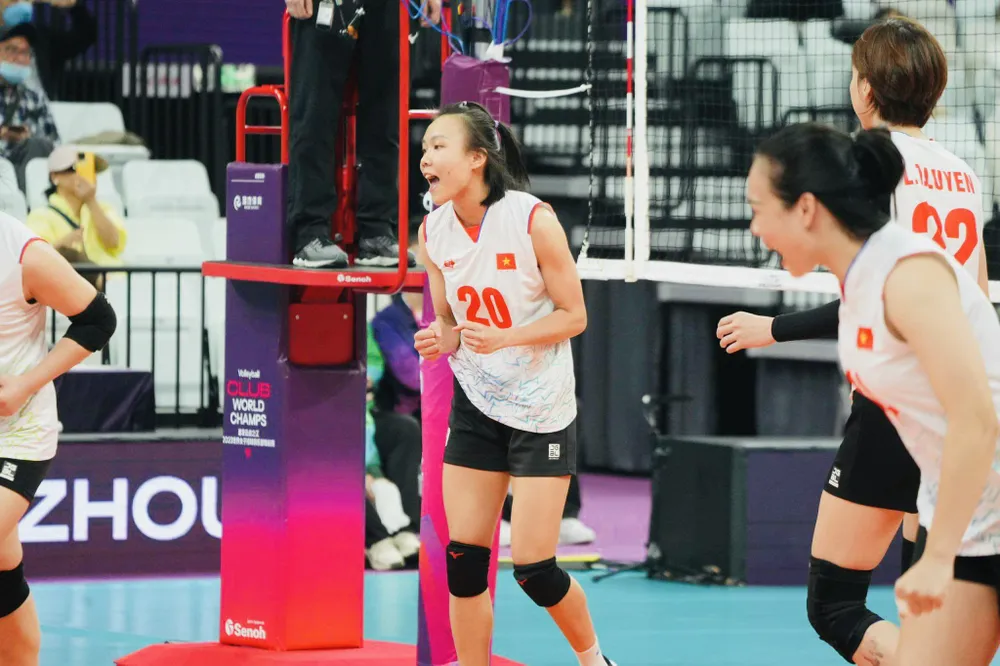 Bóng chuyền nữ Việt Nam đã thi đấu nỗ lực tại Cúp các câu lạc bộ nữ thế giới 2023. Ảnh: VFV