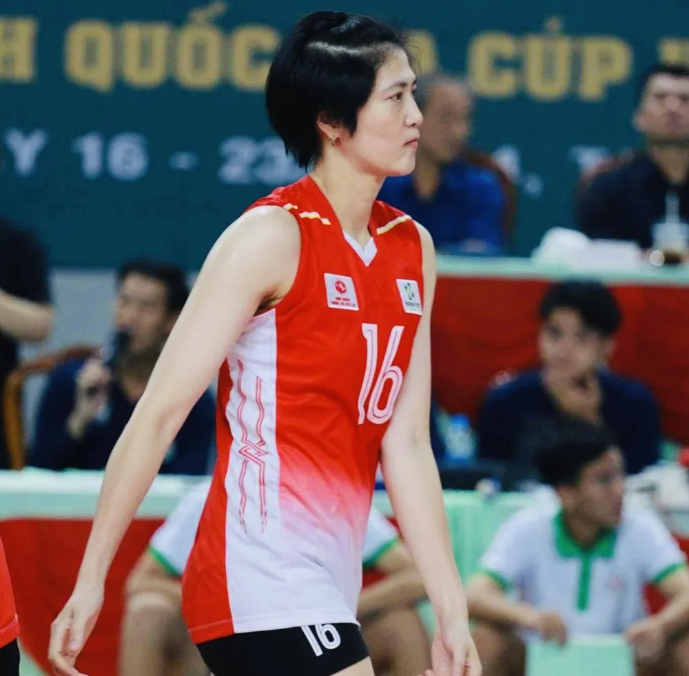 Pleumjit Thinkaow đã tạo hiệu quả đáng kể cho hàng chắn của đội bóng nữ áo lính. Ảnh: VFV img-7174-7058.jpg