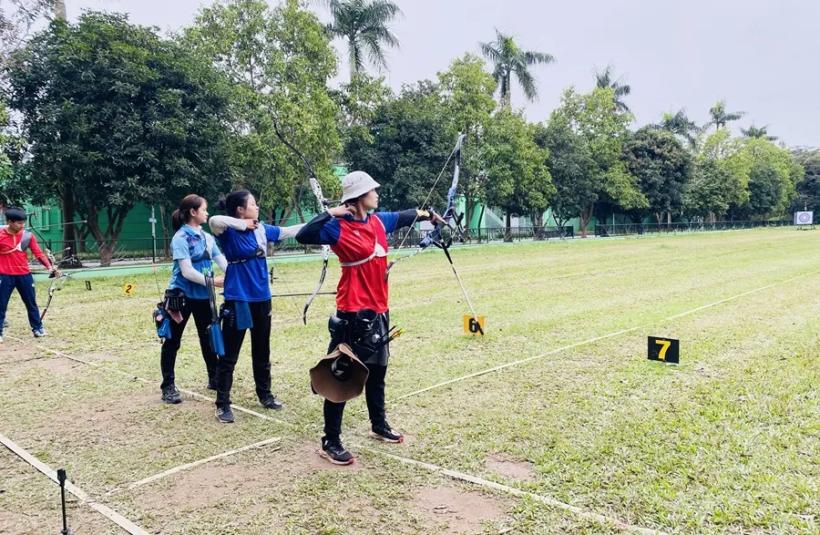 Các cung thủ của đội tuyển quốc gia sẽ được trở về địa phương thi đấu giải cung thủ xuất sắc quốc gia 2024. Ảnh: MINH MINH