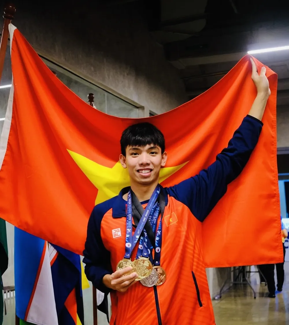 Huy Hoàng dự giải vô địch các nhóm tuổi trẻ châu Á 2024. Hiện tất cả rất mong thành tích chuyên môn trong những nội dung sở trường của kình ngư được cải thiện hơn nữa. Ảnh: H.HOÀNG IMG_7231.jpg