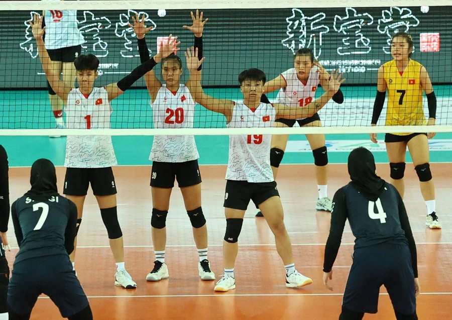 Đội U20 Việt Nam đã yên tâm ở vị trí nhì bảng đấu sau chiến thắng U20 Iran. Ảnh: AVC