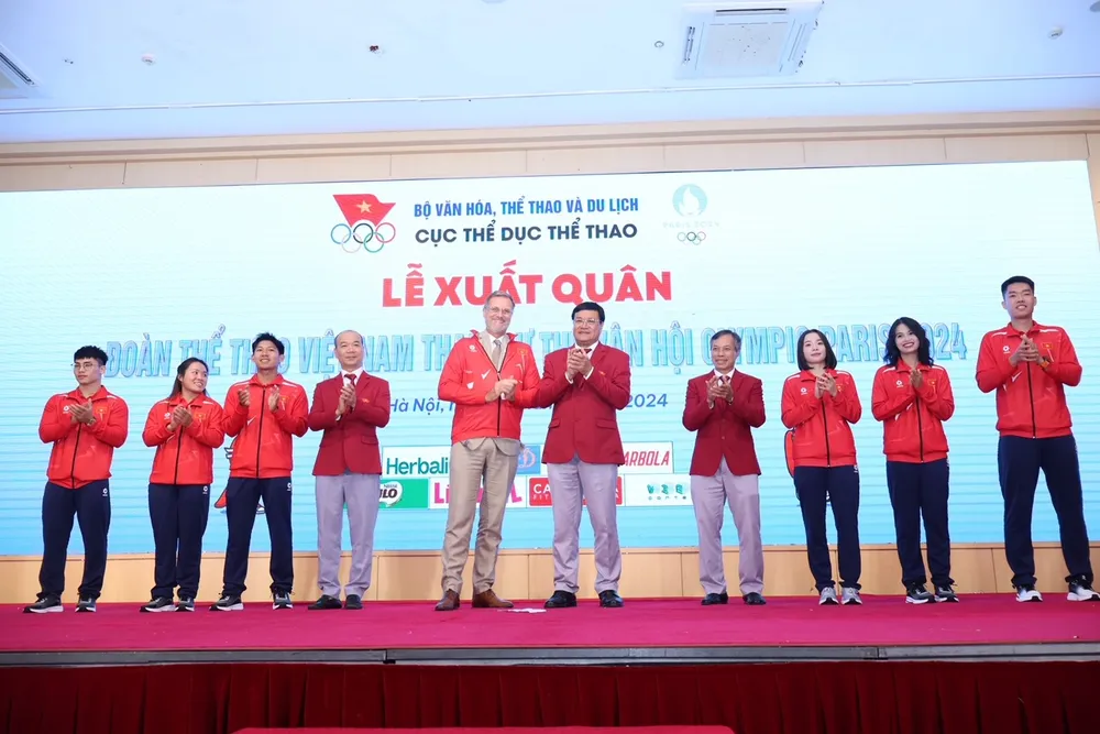 Đại sứ Pháp tại Việt Nam đã động viên Đoàn thể thao Việt Nam lên đường tranh tài nhiều thành công. Ảnh: CỤCTDTT IMG_9980.JPG