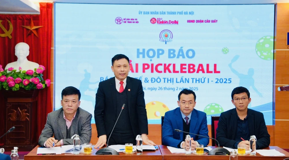 Ban tổ chức thông báo về công tác tổ chức giải pickleball Hà Nội 2025. Ảnh: NGỌC TÚ